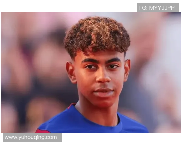 足球球星萌新崛起新星闪耀绿茵场未来之星助力球队冲击冠军